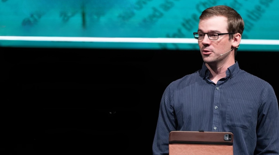 Dan Nichols speaking